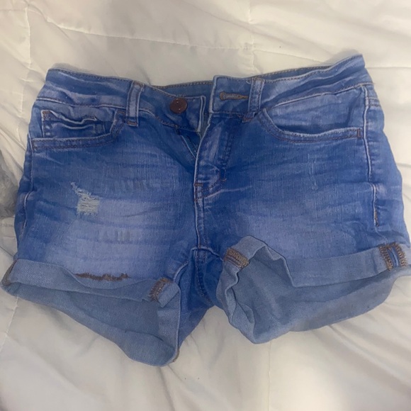 light washed , low rise jean shorts - Picture 1 of 1